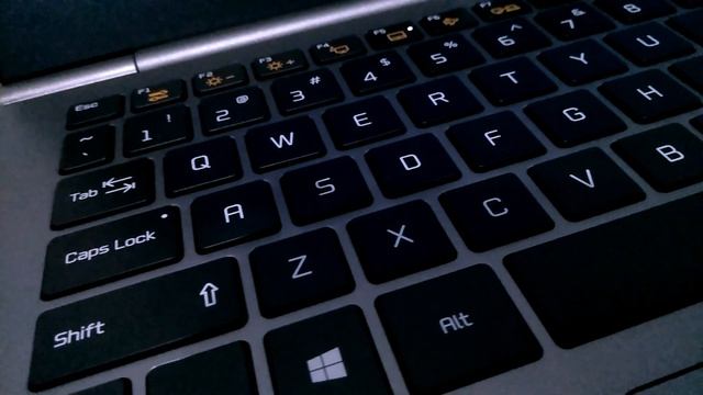 LG GRAM | Ultra Book | Unboxing | First Experience | NaveeN смотреть онлайн