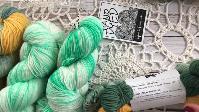 Beautiful variegated yarns from a viewer. Thank you very much! 🙏🏻💕 What should I make with it? смотреть онлайн