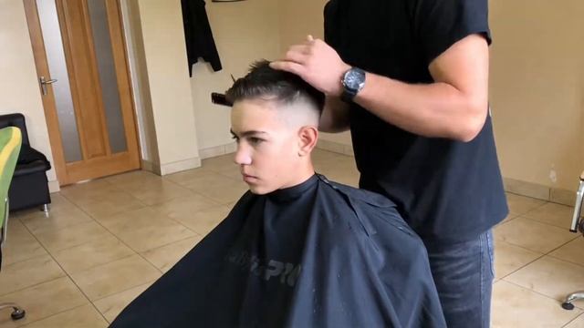 КАК ПОСТРИЧЬ РЕБЁНКА. МУЖСКИЕ СТРИЖКИ. МОДЕЛЬНАЯ СТРИЖКА АНДЕРКАТ. ТОП СТРИЖЕК С ДЛИННЫМИ ВОЛОСАМИ