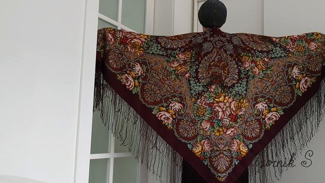 УЗОРНАЯ ПТИЦА СЧАСТЬЯ. Многоцветные павловопосадские платки. Май 2021. ロシアのショール смотреть онлайн