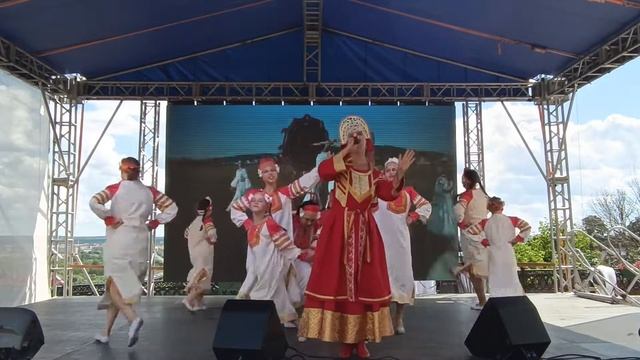 "Пташечка"- Инга Становская и народный ансамбль танца "Импульс" смотреть онлайн