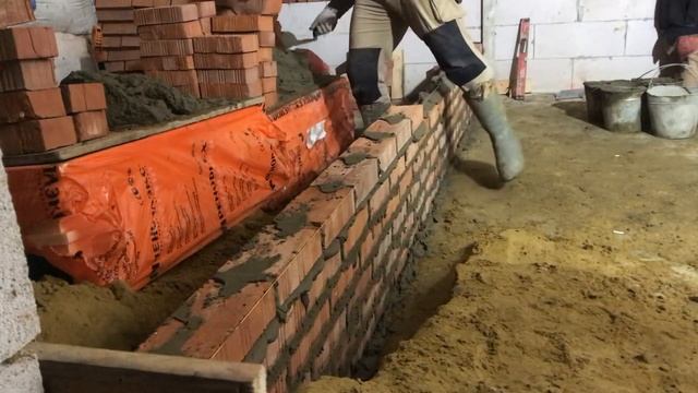 Почему у меня кельма MARSHALLTOWN. Кирпичная кладка стен большим мастерком. Мастерок плюсы и минусы смотреть онлайн