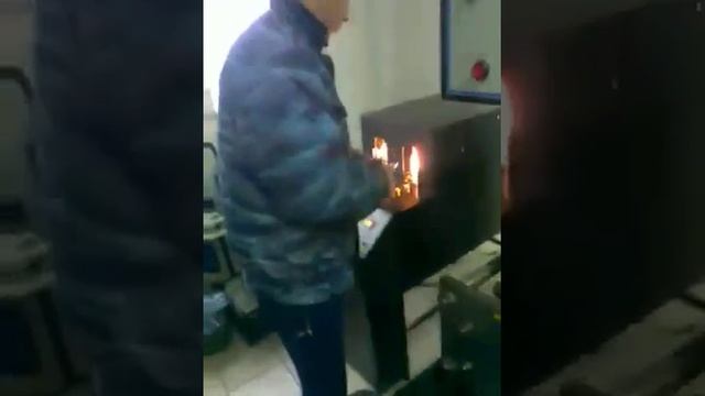 Как выдувают пластиковые бутылки из заготовок на оборудовании Стандарт Плюс смотреть онлайн