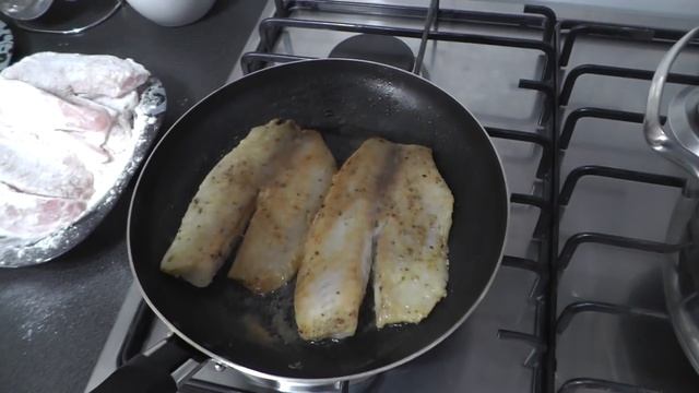 БЫДЛО КУЛИНАРИЯ [ РЫБКА с ГРИБОЧКАМИ под СЫРНОЙ ШАПКОЙ ] смотреть онлайн