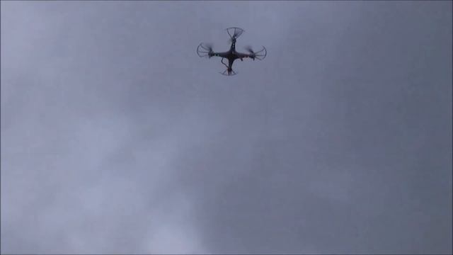 Syma X5 Drone in windy conditions смотреть онлайн