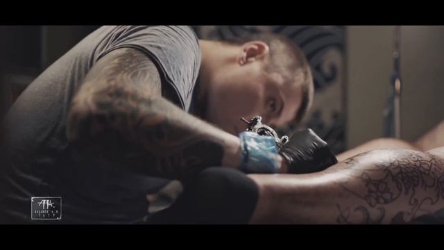Процесс создания татуировки. Мастер - Антон Кабанов смотреть онлайн