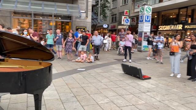 I played my TOP 3 Songs (Hokages Funeral, Sadness and Sorrow & To Zanarkand) in public смотреть онлайн