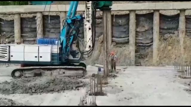 Бурение фундамента многоэтажного здания. Буровая установка casagrande B220. ЖК Лукоморье смотреть онлайн