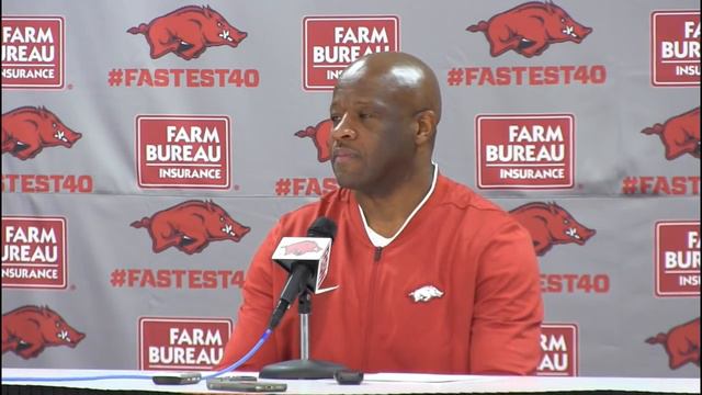 Mike Anderson previews Georgia Tech смотреть онлайн