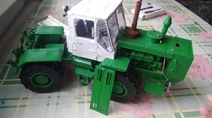 Самодельная модель трактора т 150К.