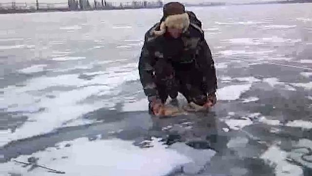 120212_145553.avi зимняя рыбалка смотреть онлайн