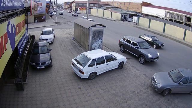 Уличная IP камера IPEYE-3836 2.8 - 12 мм., 2 Mpx, 25 к.с., Цифромания, Ингушетия, День 2 смотреть онлайн