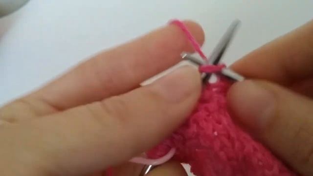 Вяжем малиновый бактус. Косынка спицами. смотреть онлайн