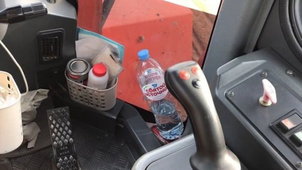 Видео-урок управления фронтальным погрузчиком. Часть 2. Смазка и планировка