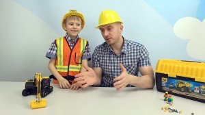 МАШИНКИ Экскаватор и Самосвал CAT из Конструктора в чемодане для Детей. Строитель Даник и папа