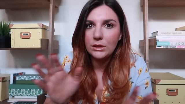 WHAT’S IN MY MAKEUP BAG ?  || Federica Effe смотреть онлайн