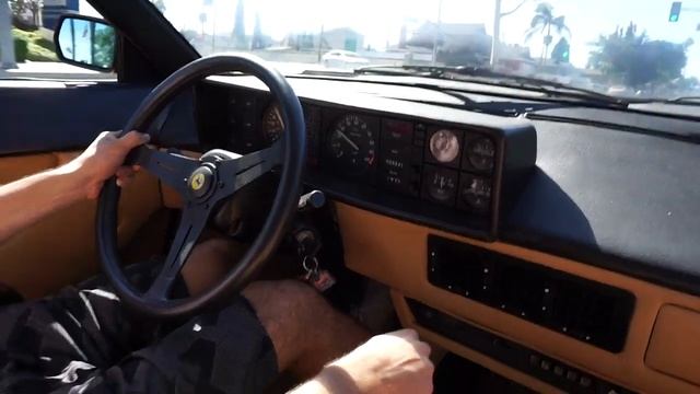 1982 Ferrari Mondial смотреть онлайн