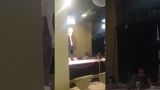 Репетиция показа Эстет Fashion Week, Сара Окс смотреть онлайн