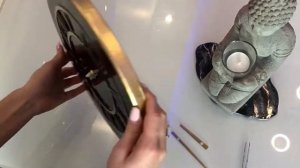 Как установить часовой механизм и стрелки на часы. Часы из эпоксидной смолы. #часы #эпоксиднаясмола