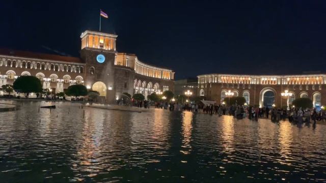 Ереван, поющие фонтаны (Yerevan, singing fountains) смотреть онлайн