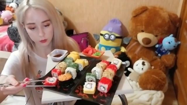 MUKBANG / РОЛЛЫ / КУШАЕМ ВМЕСТЕ! смотреть онлайн