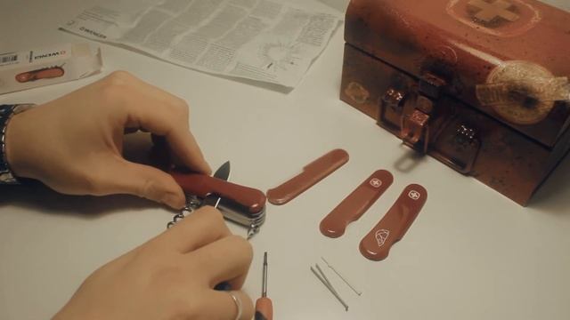 Swiss Army Knife | Wenger Scale Replacement смотреть онлайн