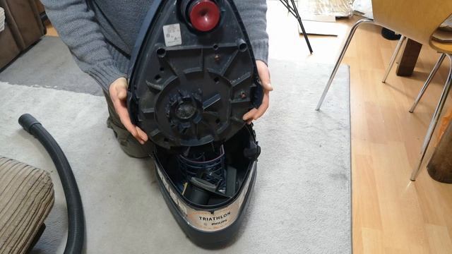 Phillips Triathlon 1300 Wet, Dry & Shampoo - First Look!