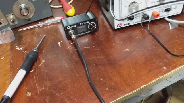 Soldering station. Quicko T12-942. смотреть онлайн