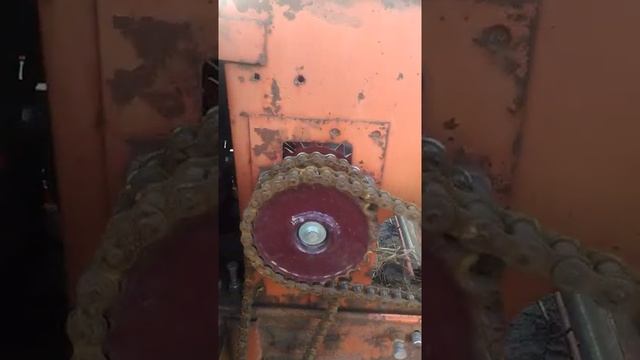 Различие между красками и система пневматики трактора. смотреть онлайн