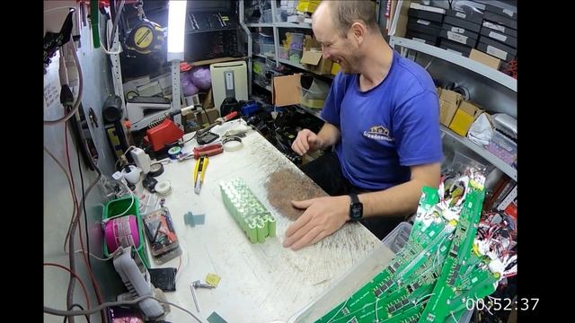 Ремонт аккумуляторов 36 в 16000 mah Кик шеринг самокатов Зевс смотреть онлайн