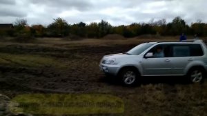 Нива против Nissan x-trail