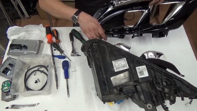 Замена стекла + переборка фары Mercedes-Benz W205 смотреть онлайн