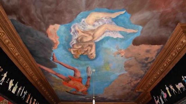 Сестра впервые зашла в дом брата-затворника после его смерти. Увидев комнаты, она поняла… смотреть онлайн