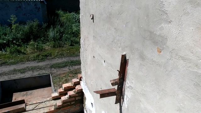 Кладка кирпича три метра подняли высоту