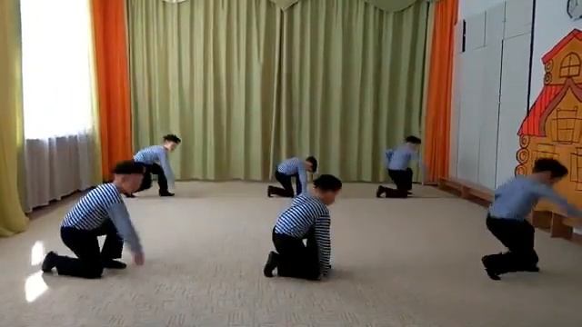 танец мальчиков на 23 февраля в детском саду "ВДВ с неба привет" смотреть онлайн