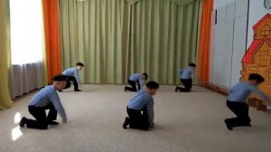 танец мальчиков на 23 февраля в детском саду "ВДВ с неба привет"