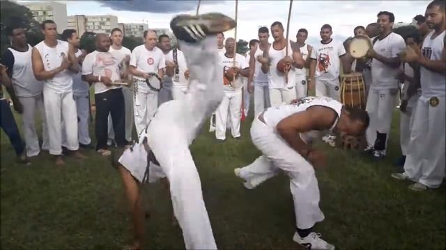 Capoeira (Master) Mestre Suino Grupo Candeias смотреть онлайн