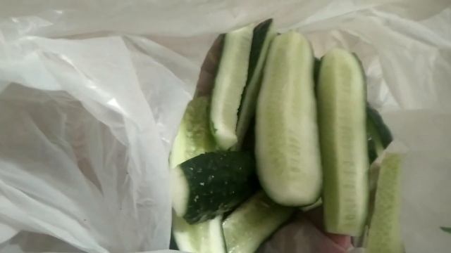 Как вкусно и легко засолить огурцы... смотреть онлайн