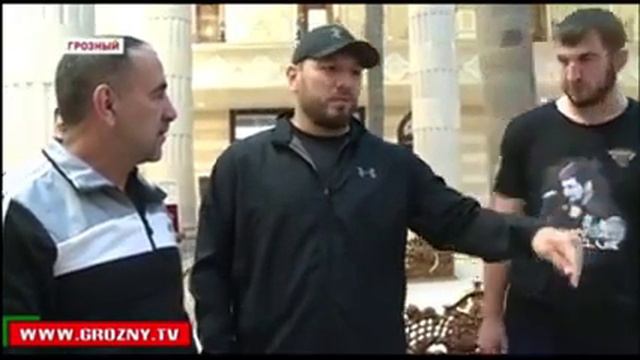рамзан кадыров встречает нашего чемпиона РусланЧагаев смотреть онлайн