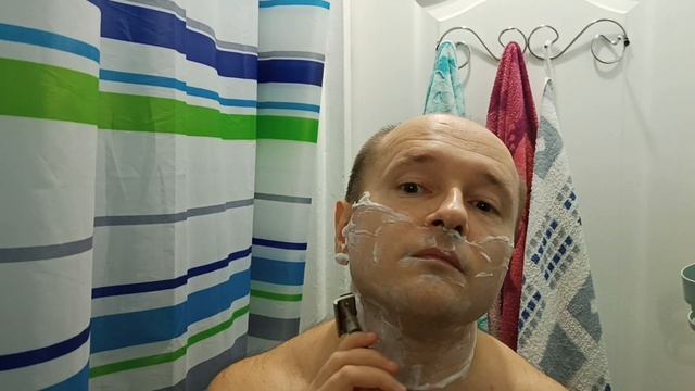 На обзоре лезвие Gillette Perma Sharp, крем для бритья Lea смотреть онлайн