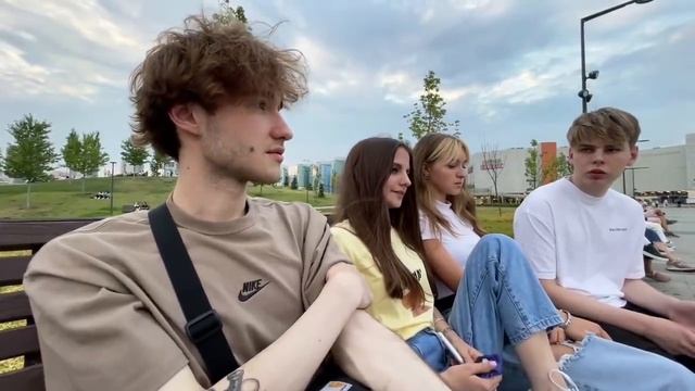 ПАРАДЕЕВИЧ ДОГНАЛ ШКОЛЬНИКА КОТОРЫЙ КРИЧАЛ ЗАПРЕТКУ / ИРЛ СТРИМ КОРЕША смотреть онлайн