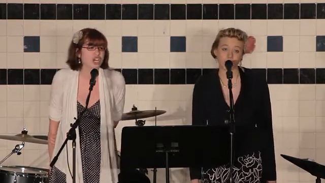 Thrift Shop - Annie Dillon and Lizy Conyers (LHS Coffee House 5/28/13) смотреть онлайн