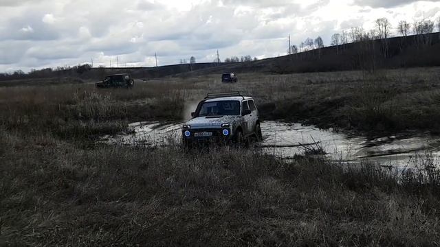 Нивы против УАЗов. 