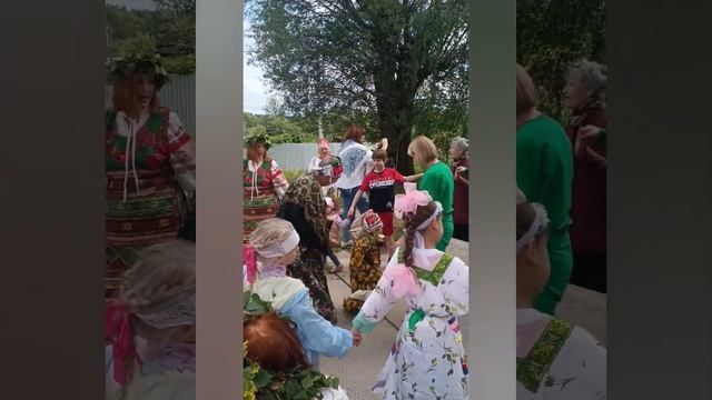 Троица в деревне Демидово??? музыка, танцы, игры, вкусняшки, улыбки и море положительных эмоций ? смотреть онлайн