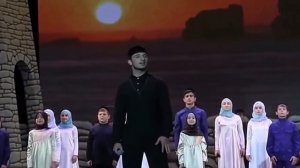 Иса Эсамбаев и группа Ан-Нур Нашид «Мухаммад Набина«перевод.