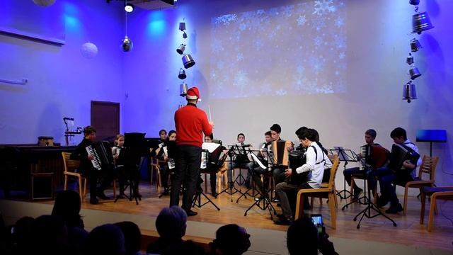 Feliz Navidad-accoridon orchestra cover смотреть онлайн
