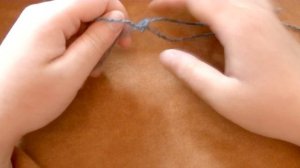 Простой ткацкий узел. Как связать 2 нити.