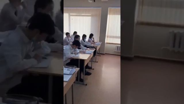 8-сынып Қазақ әдебиеті. "Үш қиян" толғауы (ашық сабақ) смотреть онлайн