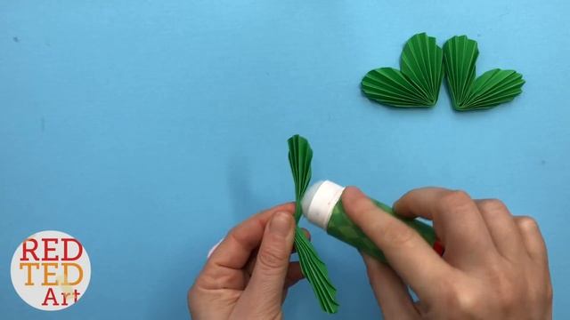 Paper Fan Shamrock Decoration- DIY Paper Shamrock - Room Decor or DIY St Patrick's Day Card смотреть онлайн