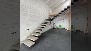 Монтаж лестницы на монокосоуре | МОНТАЖ и ГОТОВАЯ РАБОТА | Обзор на лестницу